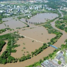 Die Arbeit des Katastrophenschutzstabes bei der Hochwasserflut 2013 Die Arbeit des Katastrophenschutzstabes bei der Hochwasserflut 2013
